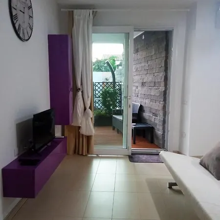 Norace House * 풀라